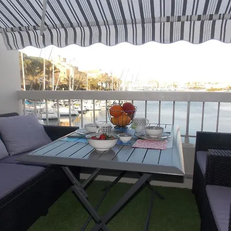 Apartment Charming Duplex With Balcony Overlooking The Port Agde